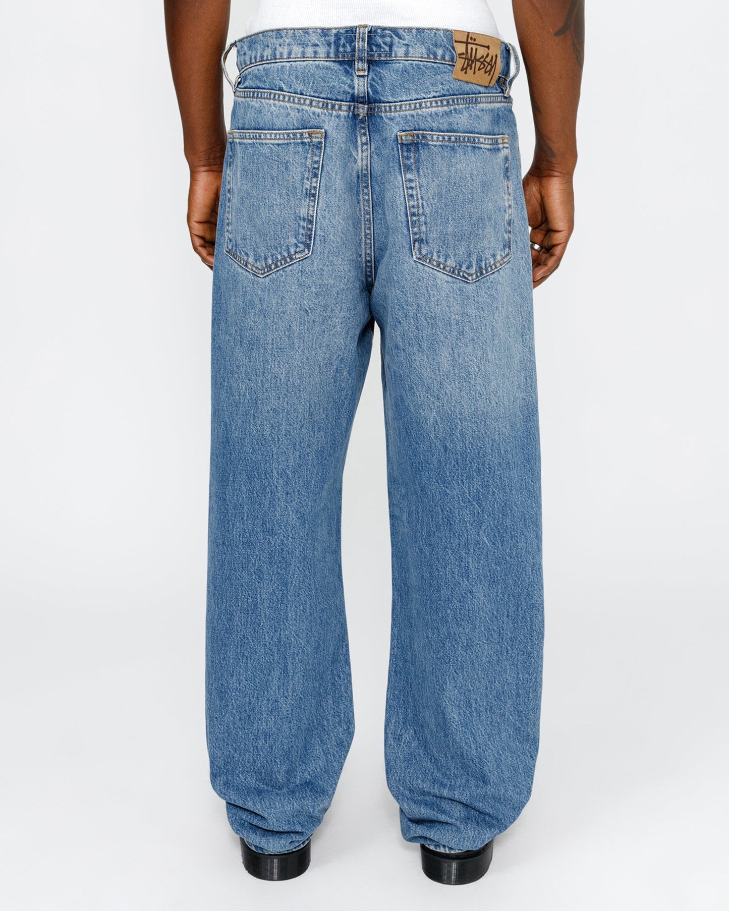 NOUVEAU JEAN EN DENIM CLASSIQUE