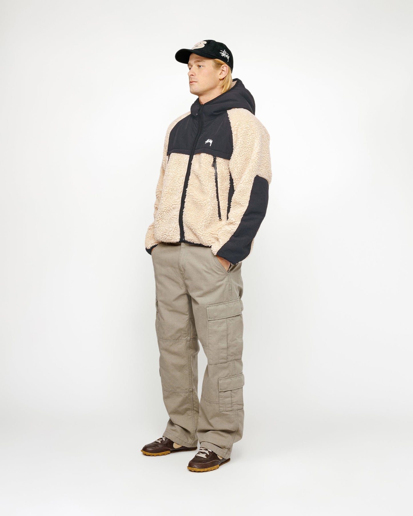 BLOUSON À CAPUCHE DOUBLÉ SHERPA