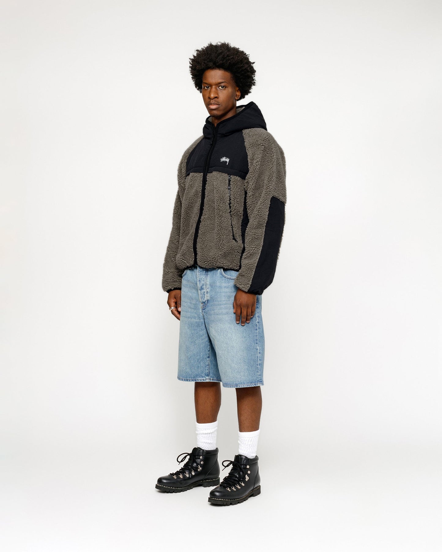 BLOUSON À CAPUCHE DOUBLÉ SHERPA